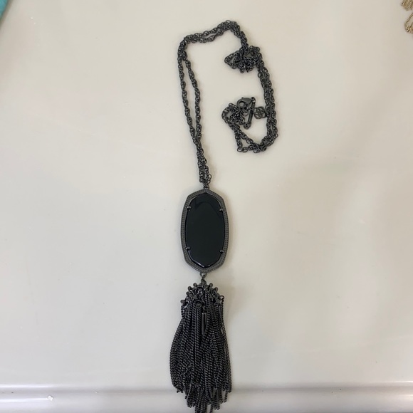 Kendra Scott necklace